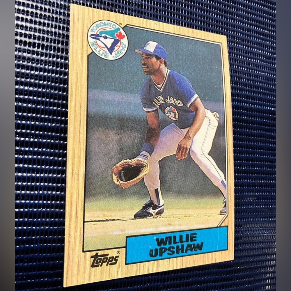 Baseball card Willie Upshaw (played first base)